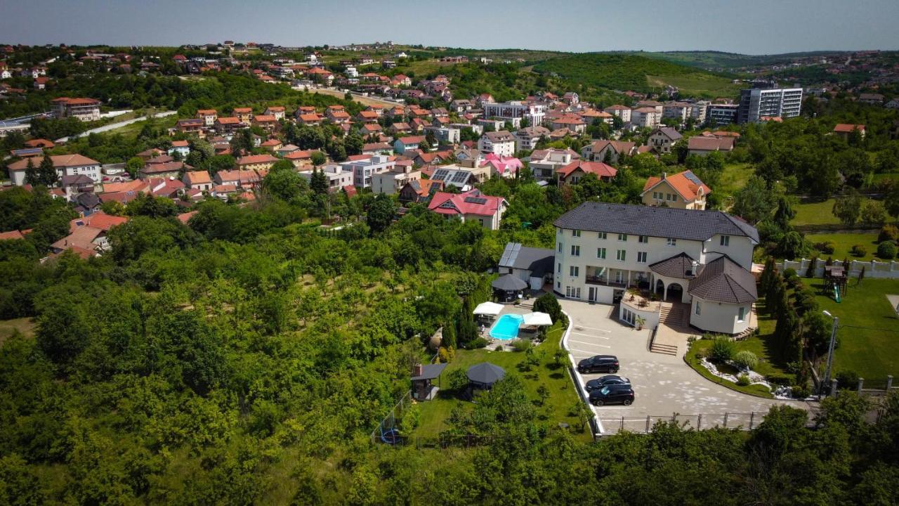 Aparthotel Panoramis Residence Oradea Exterior photo